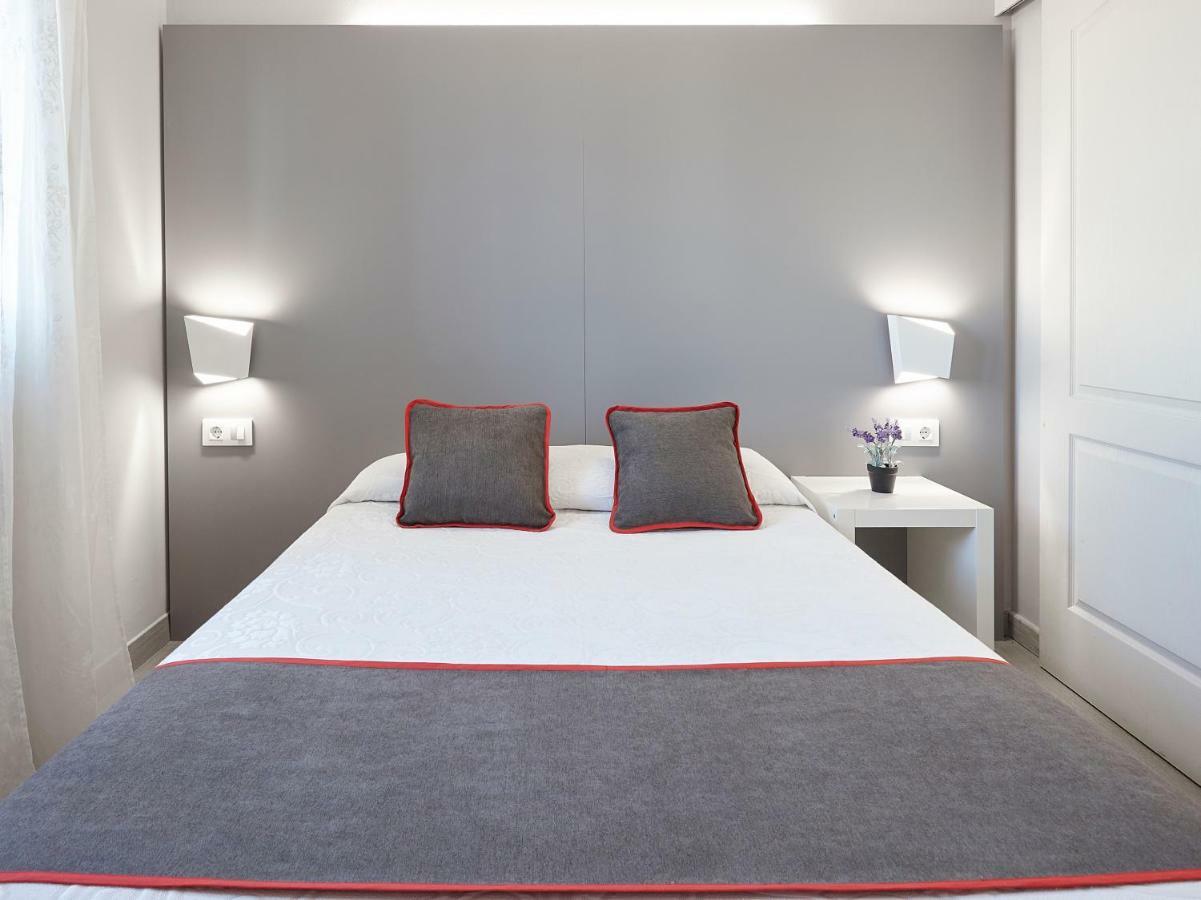 Hostal Mas Ferrer Cornellá de Terri Exterior foto